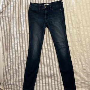 Abercrombie & Fitch Women’s dark wash jeans, size US 2R, W26, L29